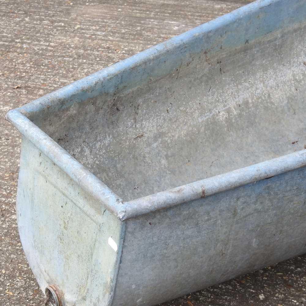 A cast iron bath, of tapered shape, 160cm long - Image 4 of 4