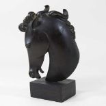 After Laslo Hoenig, 1905-1971, a bronze sculture of a horses head, on a wooden plinth base, 17cm