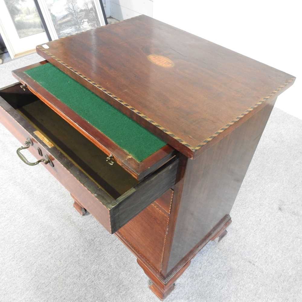 An Edwardian mahogany side cabinet, with a brushing slide 59w x 43d x 78h cm - Image 3 of 4