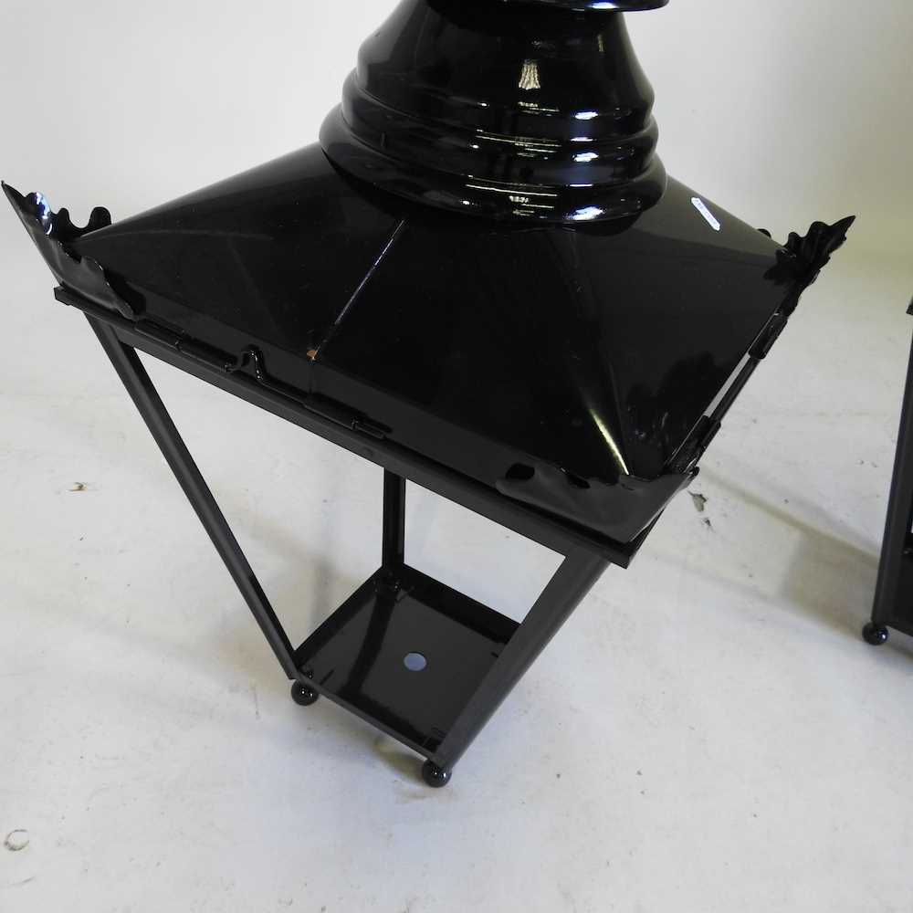 A pair of black painted metal garden lanterns, each 77cm high (2) - Image 3 of 3