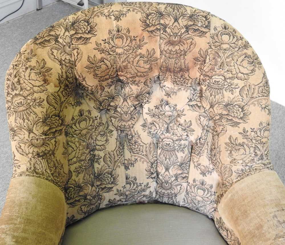 A Victorian button back upholstered armchair - Image 3 of 6