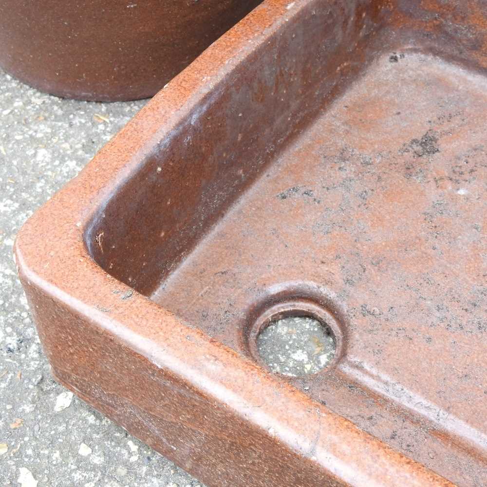 Four glazed garden pots, together with a stoneware belfast sink, 62cm wide (5) sink 62w x 46d x - Image 3 of 6