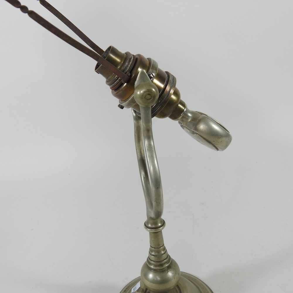 An early 20th century brass ship's oil lamp, with engraved White Star Line flag, on a gimbal - Image 4 of 7