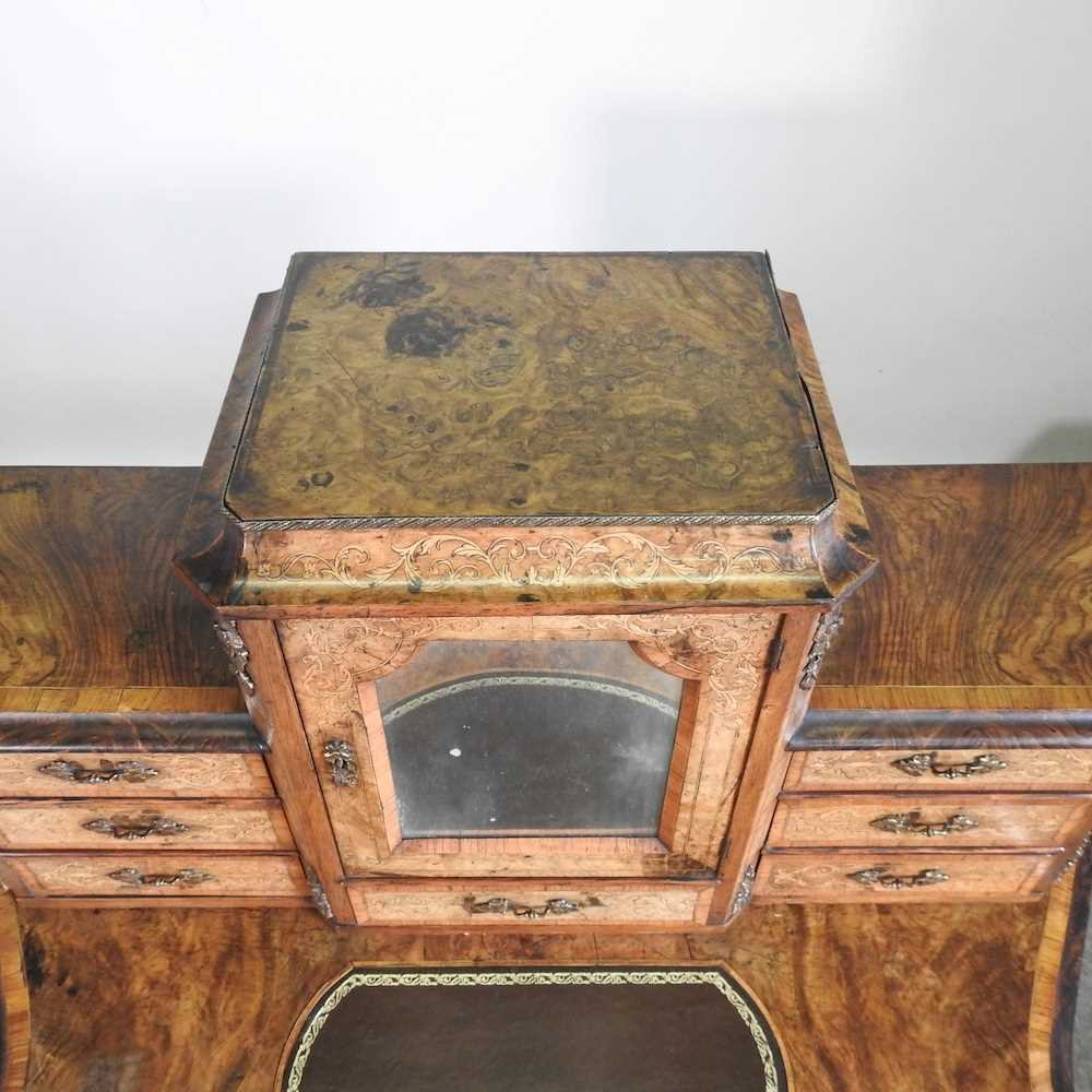 A George III mahogany tilt-top occasional table, 63cm diameter - Image 4 of 7