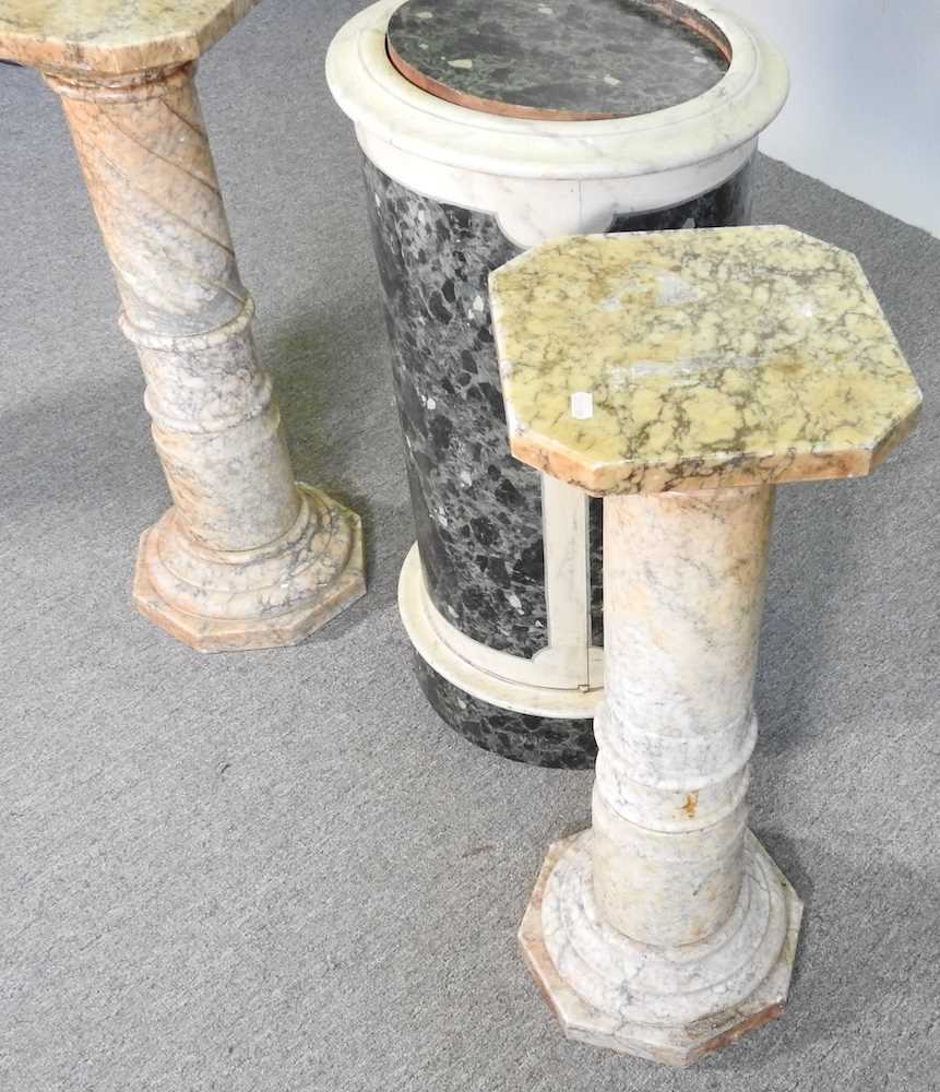 A pair of marble columns, 70cm high, together with a simulated marble cylinder washstand (3) - Image 5 of 5