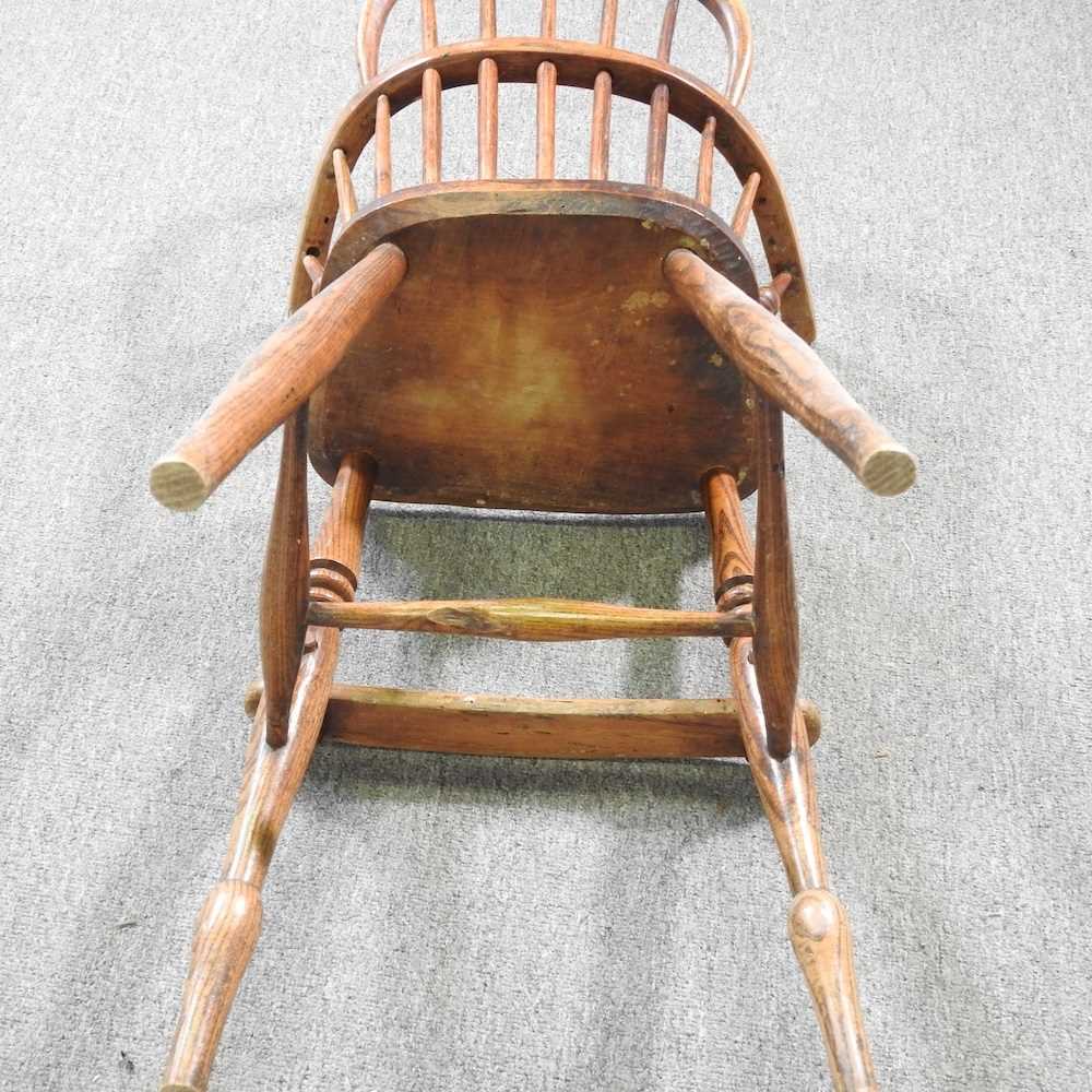 A 19th century elm Windsor style child's spindle back high chair, on turned legs, 86cm high - Image 2 of 5