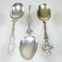 A Dutch silver apostle spoon, with a twisted stem, 17cm long, together with two others, 133g