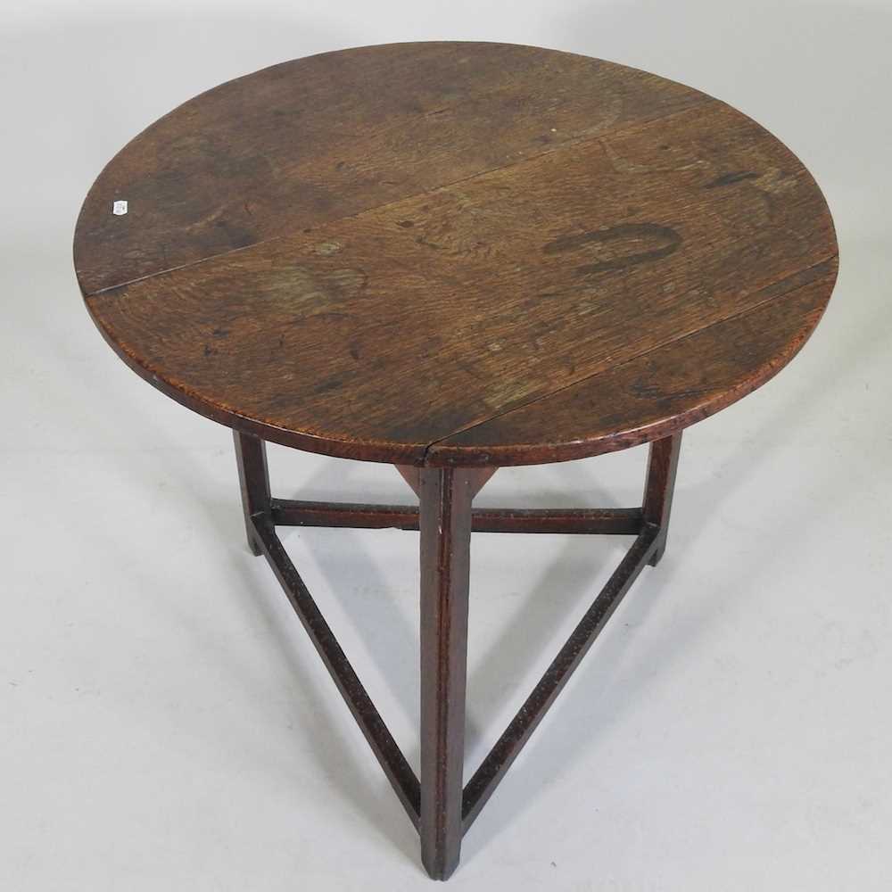 A 19th century and later oak cricket table, with a circular top, on a splayed base 74d x 68h cm - Image 7 of 9