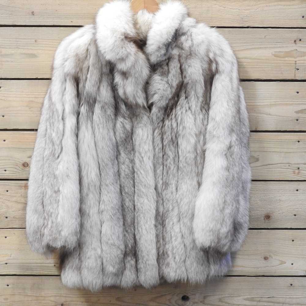 A ladies vintage fur short coat