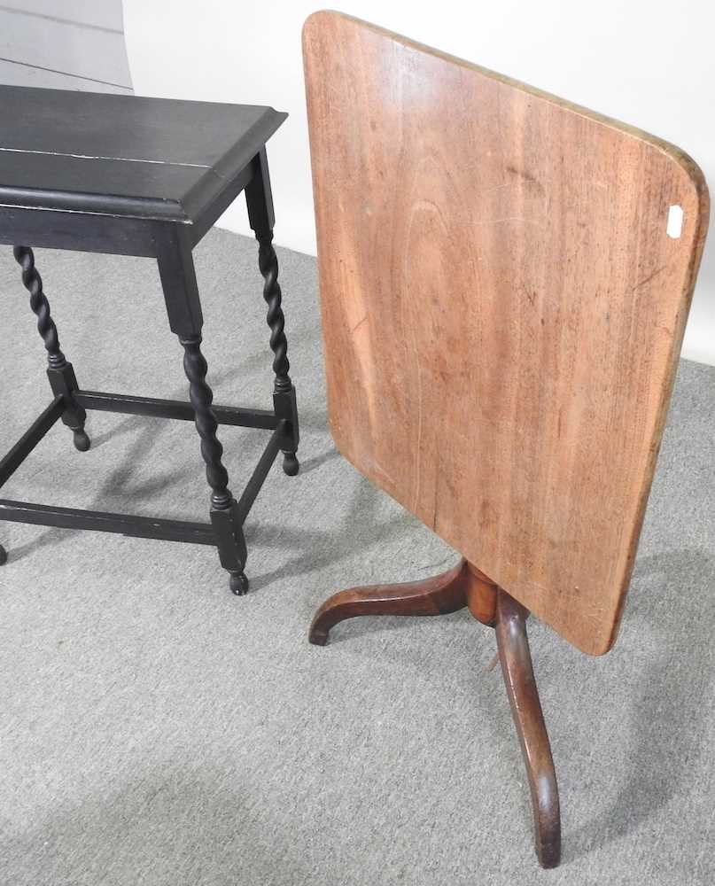 A 19th century occasional table, with a hinged top, on a tripod base, together with a 1920's - Bild 4 aus 5