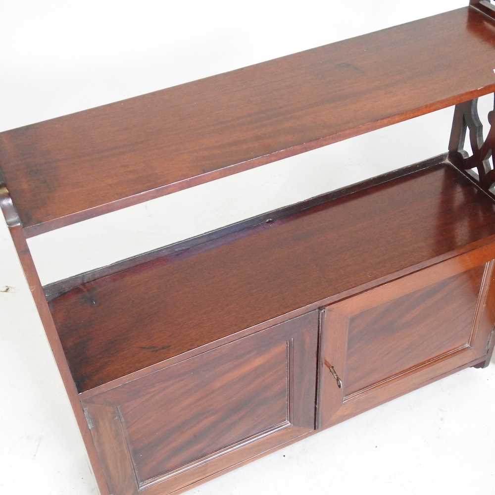 An Edwardian mahogany hanging shelf, 56cm wide, together with another (2) - Image 3 of 6