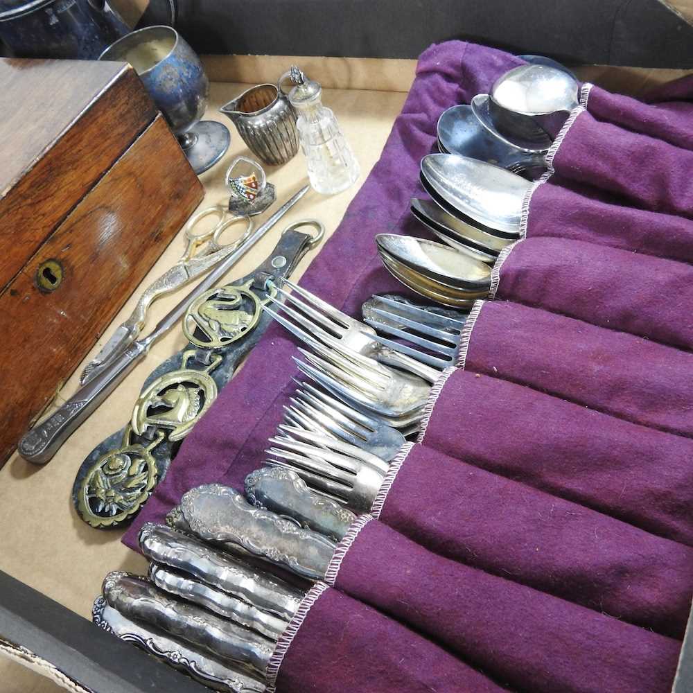 A collection of Masonic regalia, silver plate and metalwares - Image 5 of 6