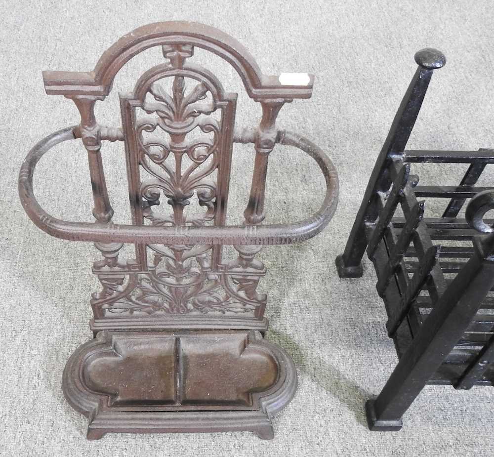 A cast iron fire grate, 47cm wide, together with a cast iron stick stand (2) - Image 4 of 4