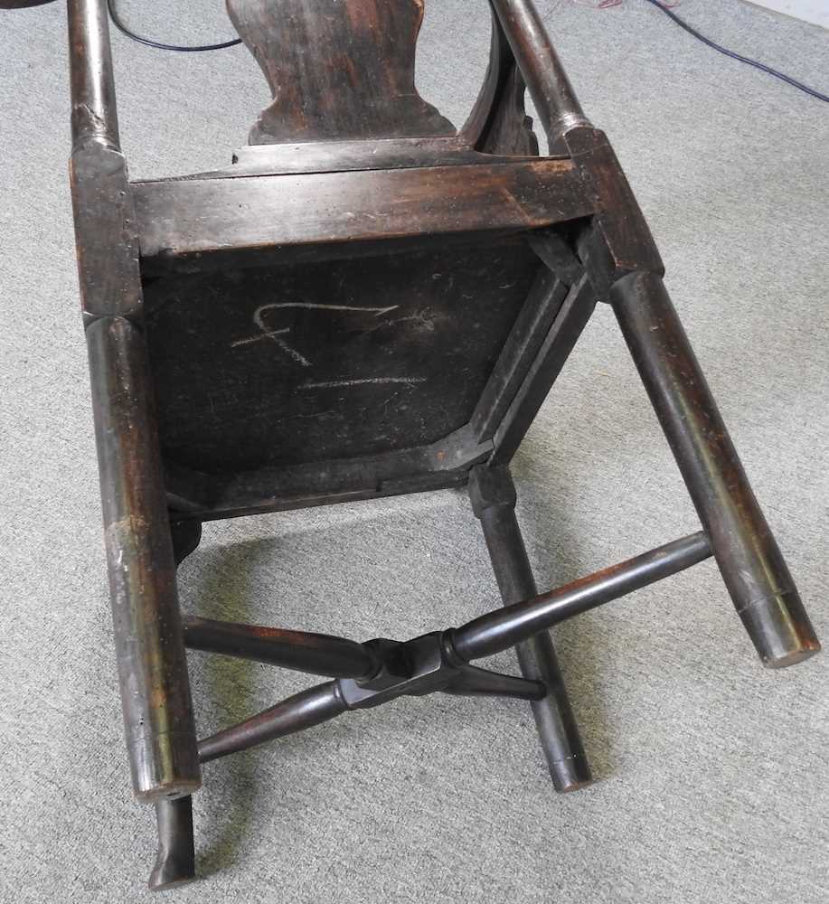 A George III and later carved oak corner chair - Bild 2 aus 4