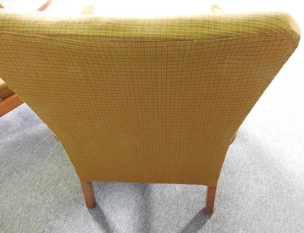A pair of mid 20th century gold upholstered armchairs (2) - Image 6 of 6