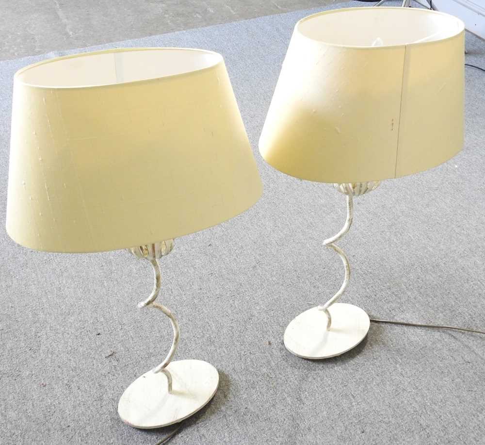 A pair of cream and gilt painted metal table lamps and shades (2) - Image 2 of 5