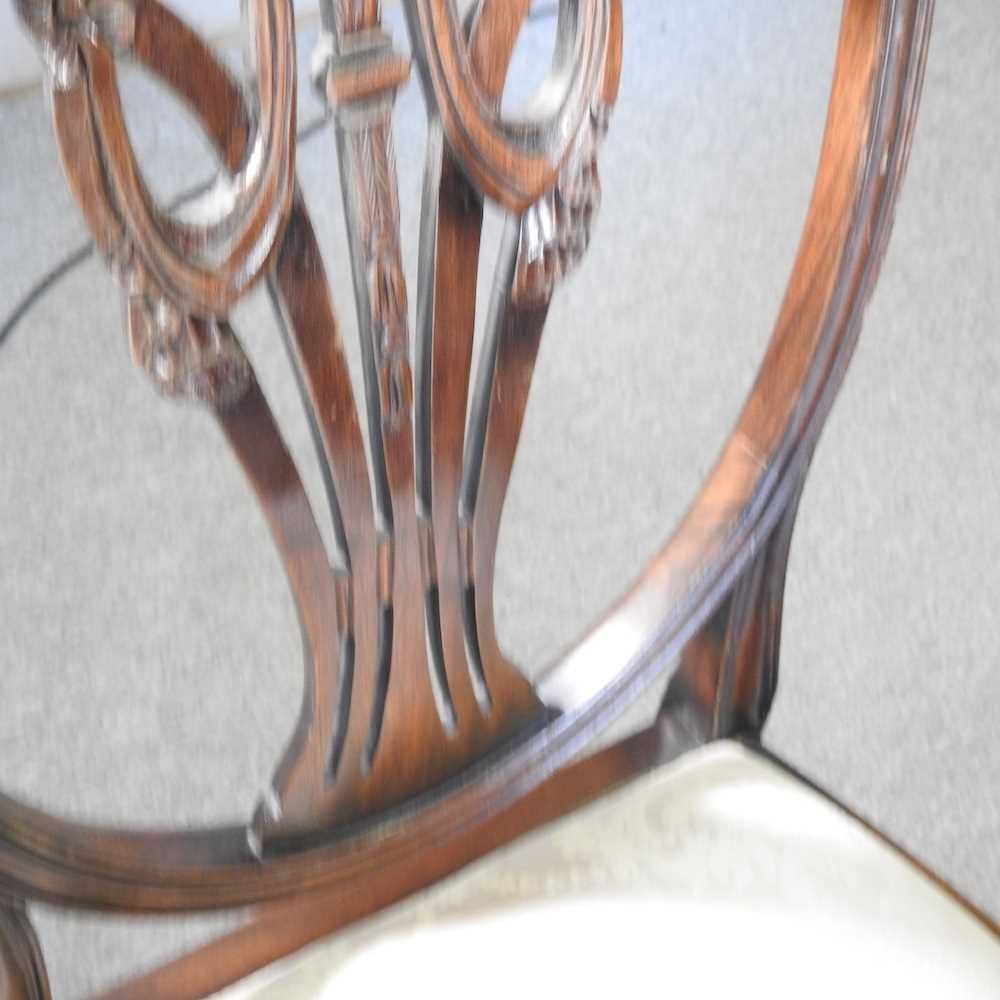A reproduction mahogany dining suite, comprising a dining table and set of eight Hepplewhite style - Image 6 of 7