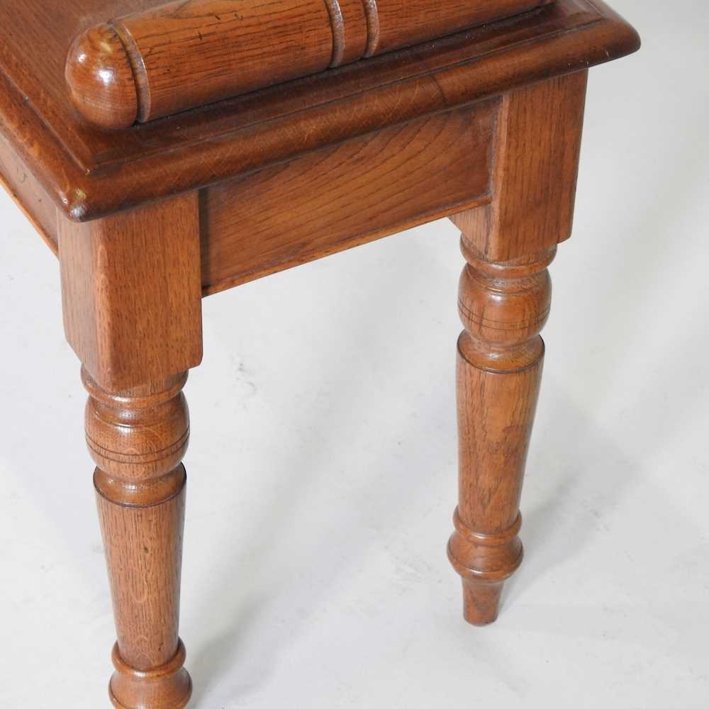 A Regency style handmade oak window seat, on turned legs 95w x 33d x 50h cm - Image 6 of 6