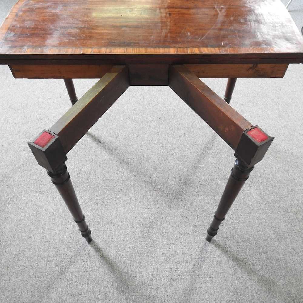 A Regency mahogany and crossbanded folding card table 91w x 45d x 75h cm - Image 5 of 5