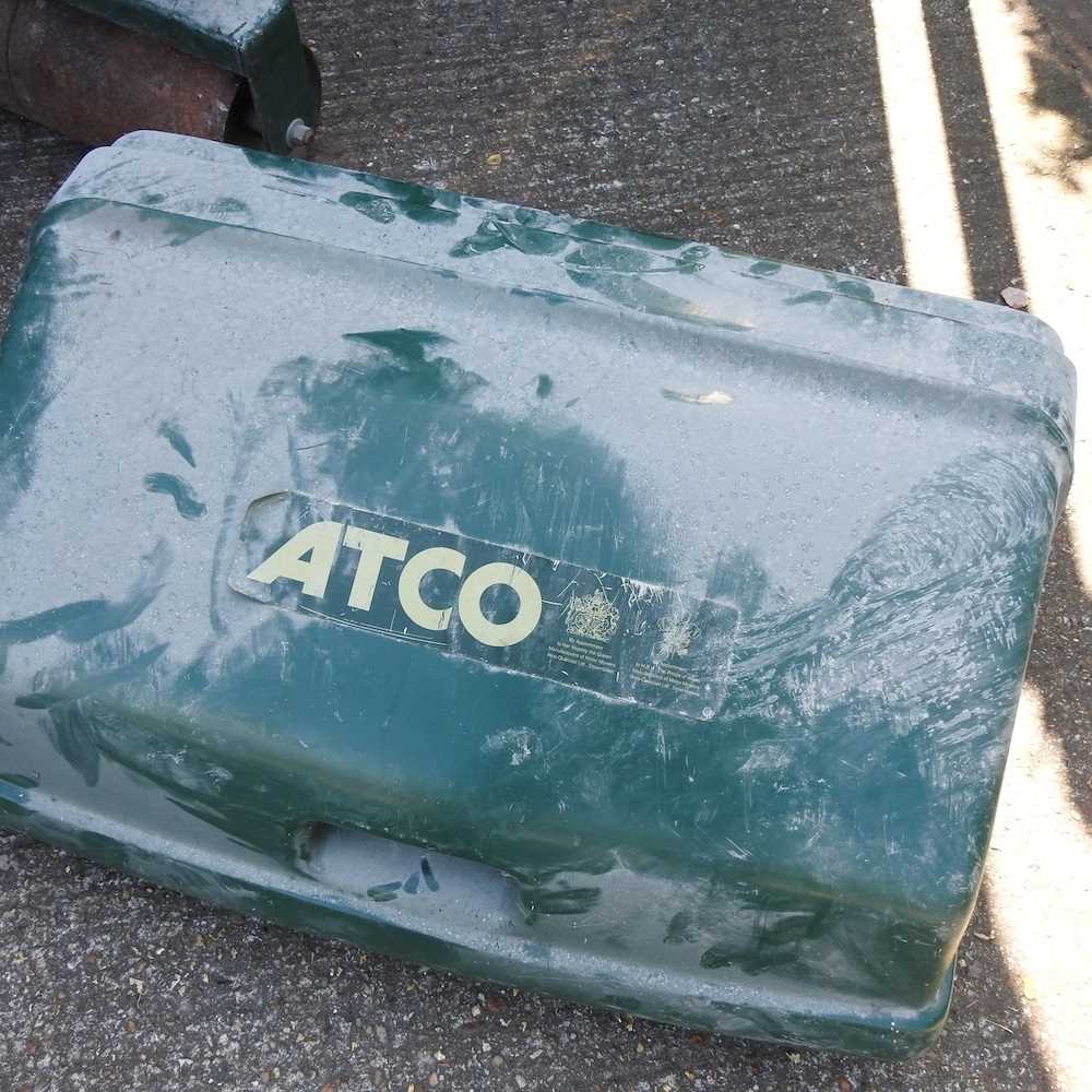 An Atco Royale B24E cylinder ride on petrol lawn mower Overall condition looks to be complete, but - Image 9 of 10