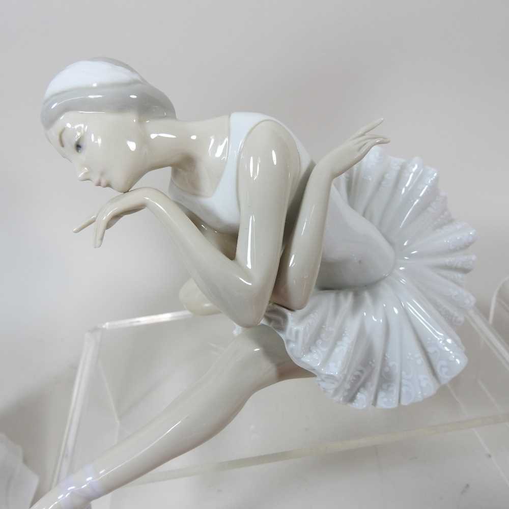 A Lladro figure of a dancer, together with a collection of Royal Doulton, other figures and Murano - Image 6 of 9