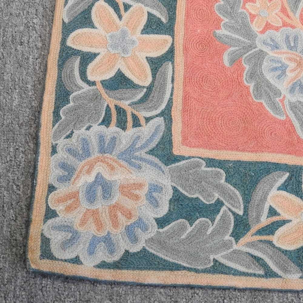 A wool chain rug, with floral decoration, 170 x 113cm - Image 3 of 4