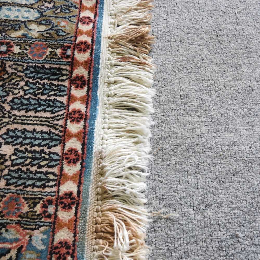 A small Persian part silk rug, with foliate decoration, 200 x 120cm - Image 4 of 4