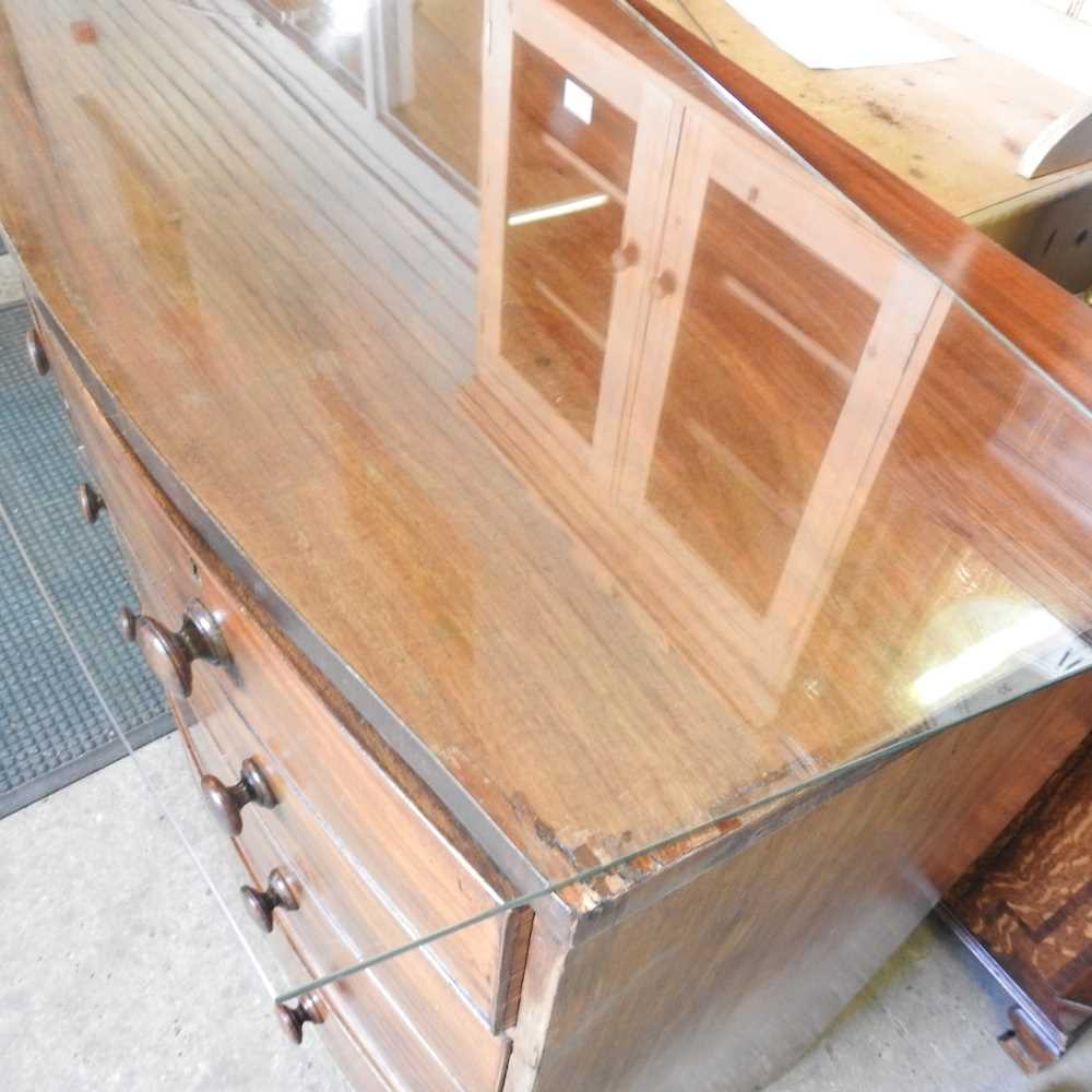 A Victorian mahogany bow front chest of drawers, on swept bracket feet 107w x 54d x 105h cm - Image 2 of 5