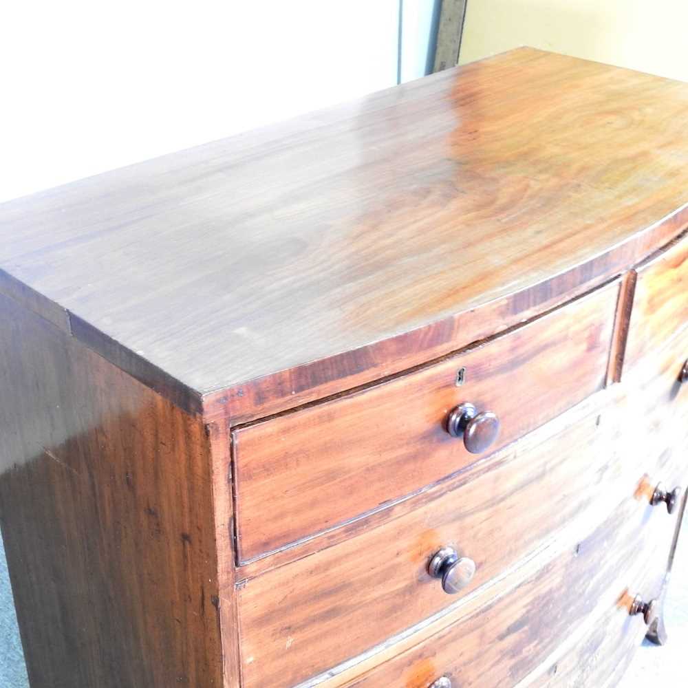 A Victorian mahogany bow front chest of drawers, on swept bracket feet 107w x 54d x 105h cm - Image 3 of 5