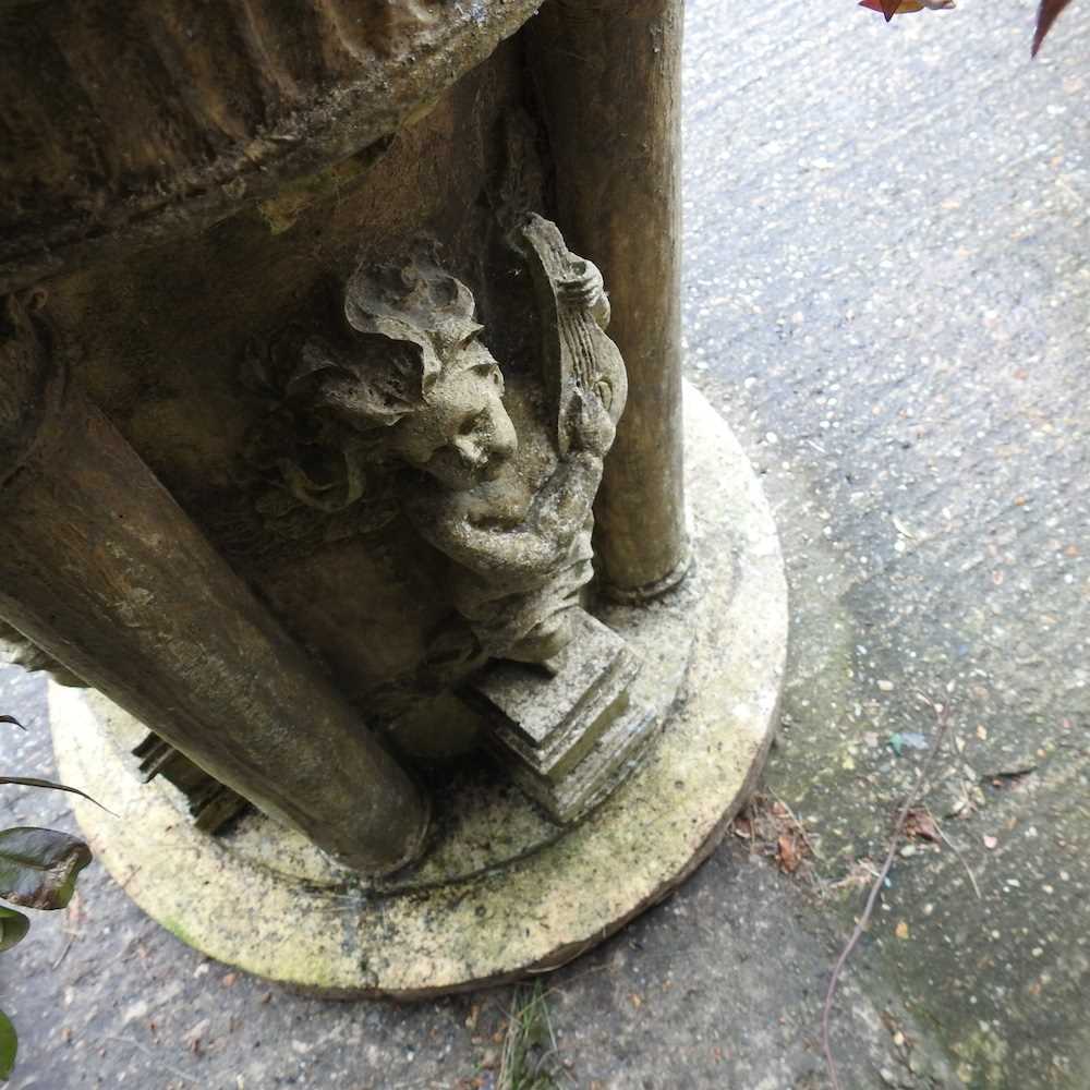 A large cast stone font, decorated with classical columns and cherubs, 80cm high - Bild 7 aus 7