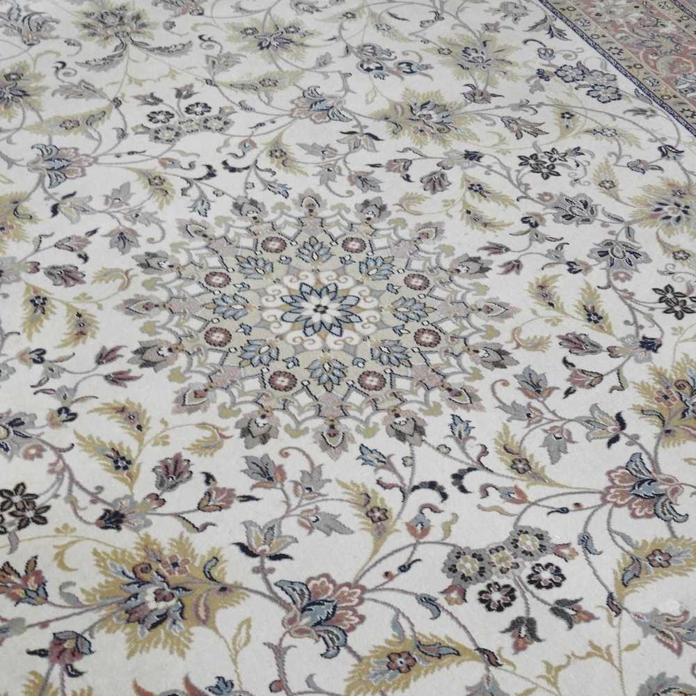 A Kashan rug, with foliate designs, on a cream ground, 301 x 200 cm - Image 4 of 4