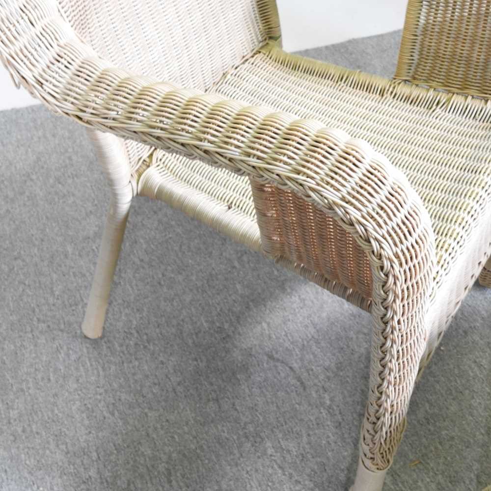 A pair of wicker armchairs, together with a matching coffee table (3) - Image 5 of 6