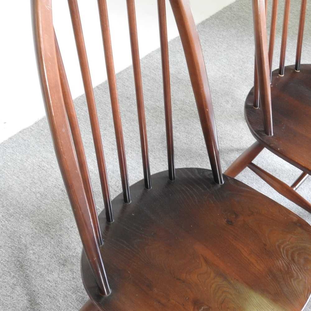 A set of six Ercol dark elm hoop back dining chairs, to include a pair of carvers (6) - Bild 5 aus 7