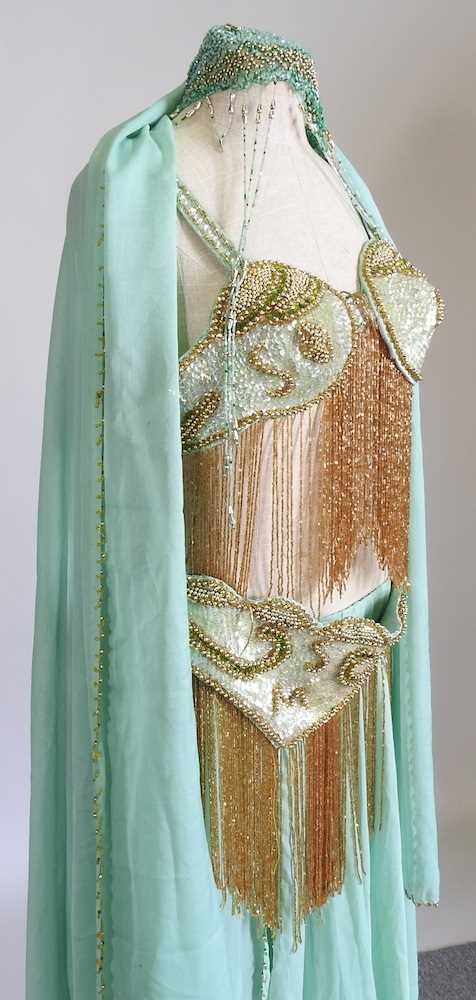 An Indian costume, together with an embroidered panel - Image 4 of 12