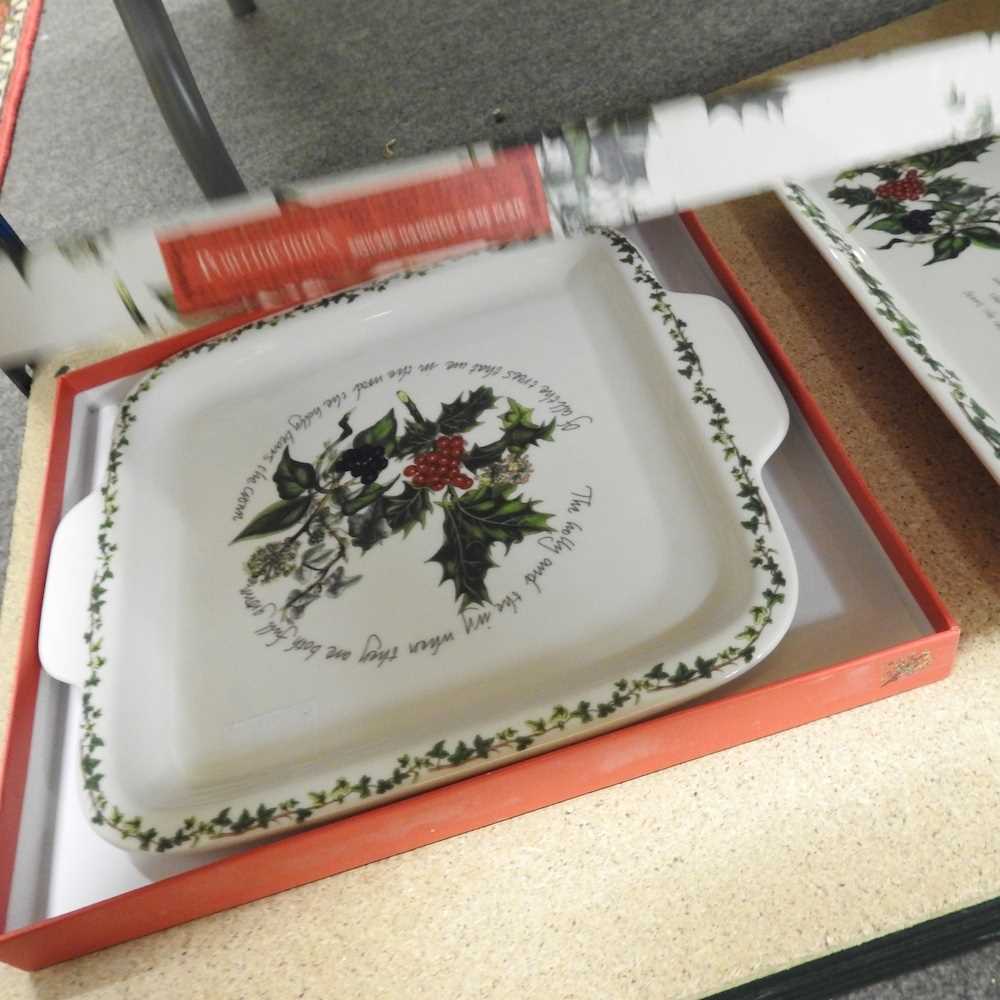 A collection of Portmeirion Christmas pattern table wares, to include serving platters, bowls and - Image 9 of 10