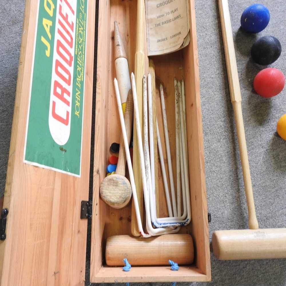 A Jaques croquet set, in a wooden box 107w x 27d x 19h cm Overall condition is used, but complete - Bild 4 aus 5