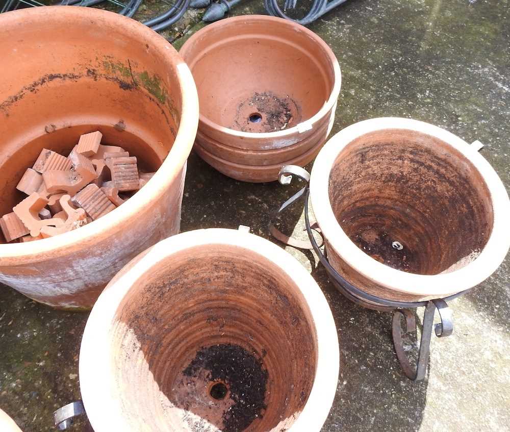 A terracotta garden pot, together with six others (7) - Image 2 of 3