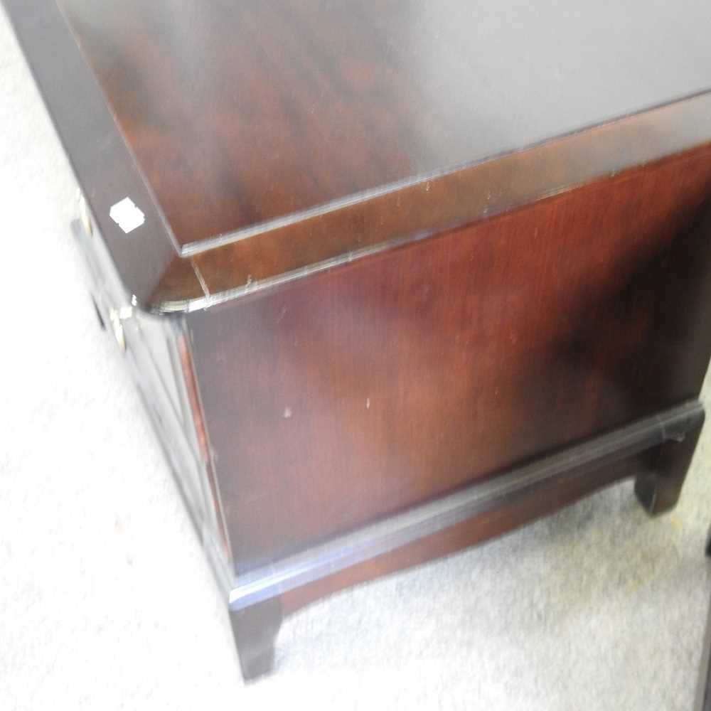A pair of Stag bedside chests (2) 52w x 46h x 50d cm - Image 5 of 6