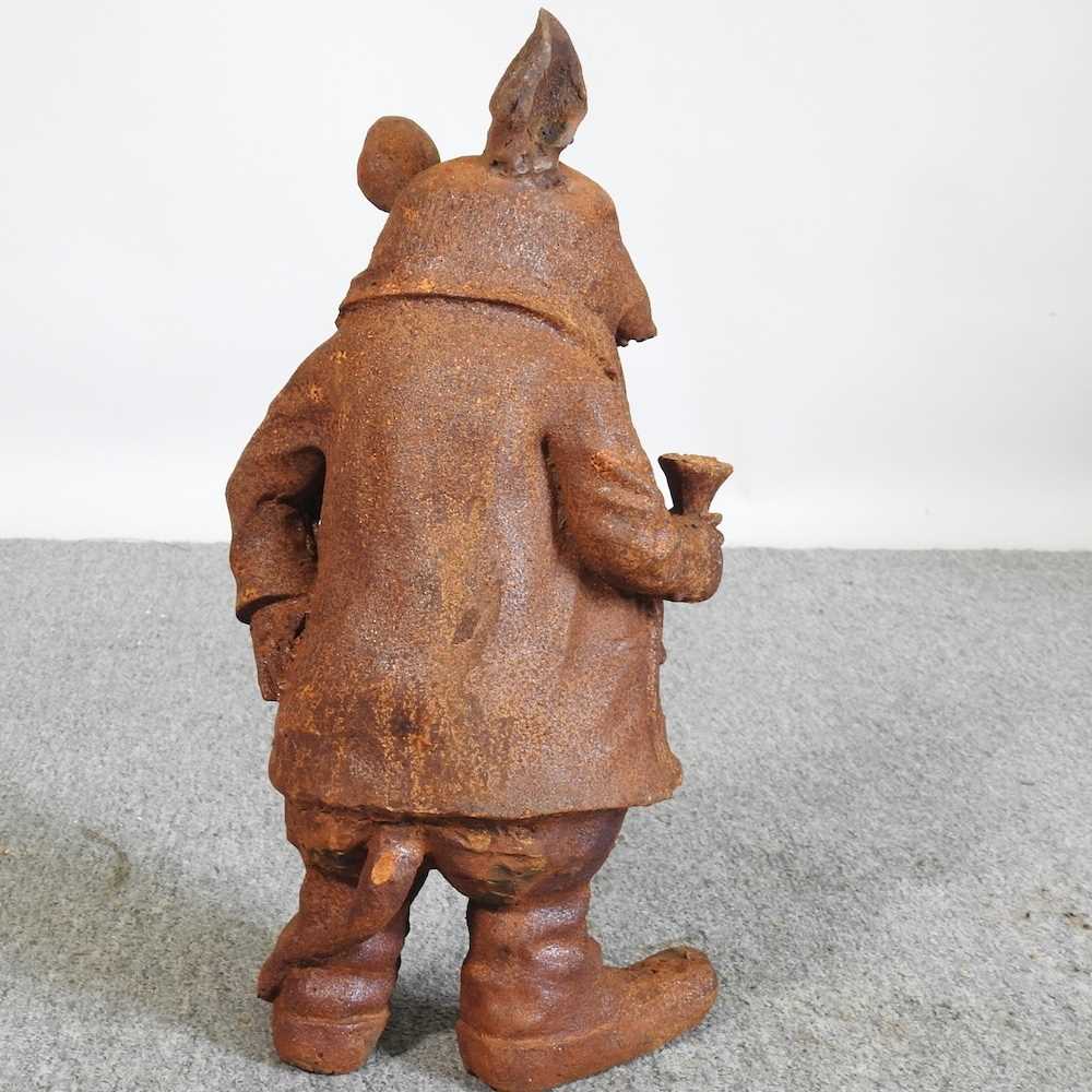 A rusted garden model of Mr Ratty, 41cm high - Bild 2 aus 2