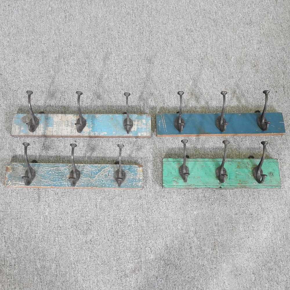 A triple hook coat rack, and three others, widest 44cm (4)