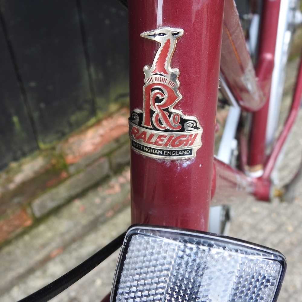 A Raleigh ladies bicycle - Image 2 of 5