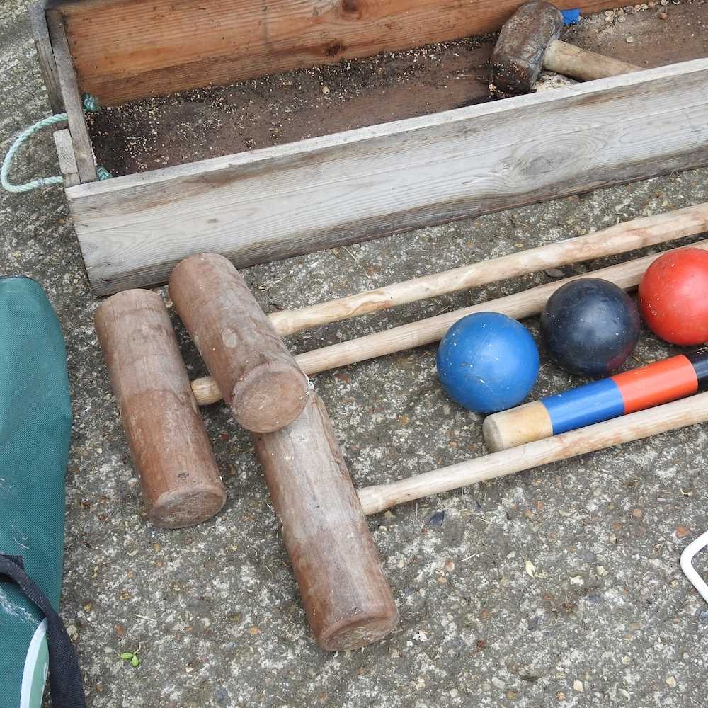 A croquet set, in a wooden box, together with another - Bild 3 aus 10