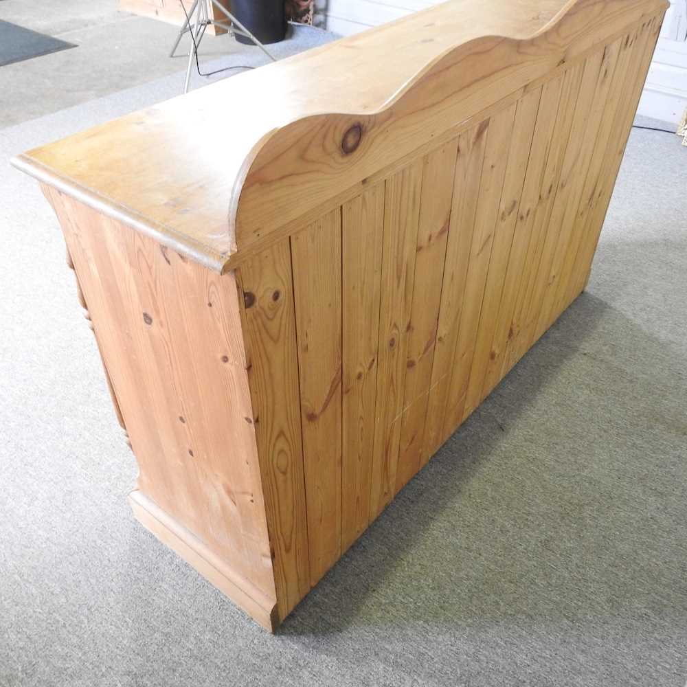 A modern pine sideboard, with a shaped gallery back 136w x 41d x 92h cm - Image 5 of 5