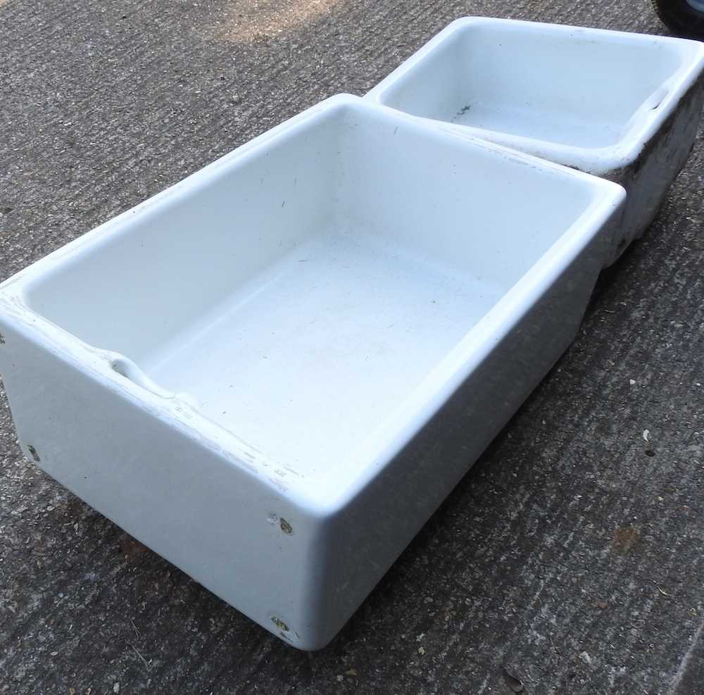 A white glazed belfast sink, 70cm wide, together with another smaller (2) - Image 2 of 4