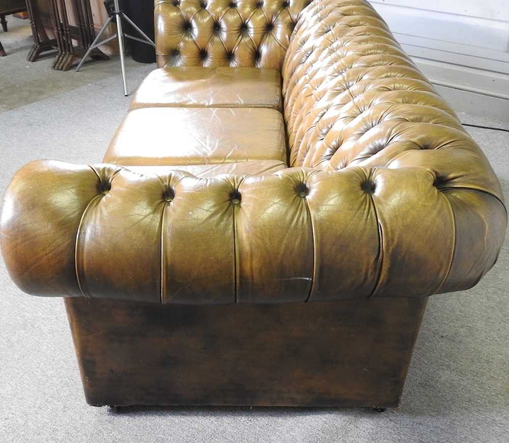 A leather upholstered chesterfield sofa, with a button back 200w x 86d x 69h cm Overall condition is - Image 2 of 4
