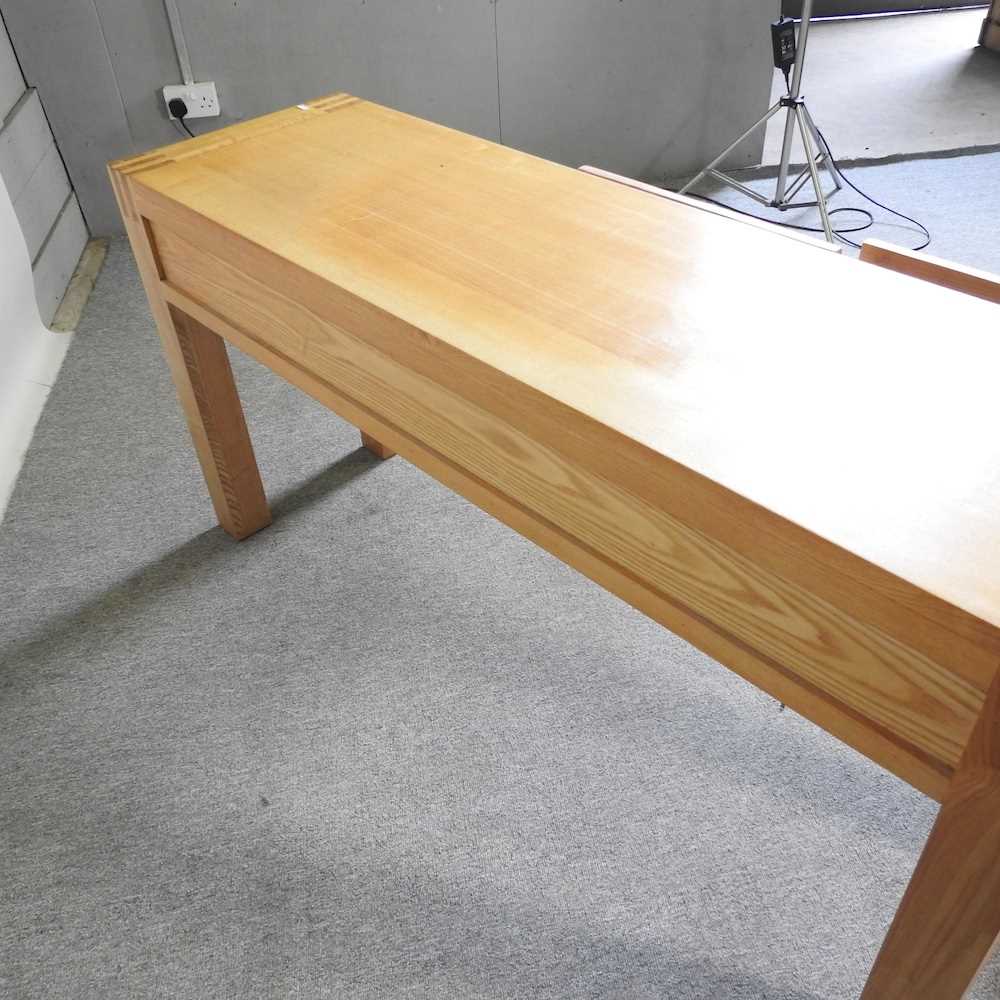 A modern light oak console table, containing three drawers 150w x 45d x 75h cm - Image 2 of 5