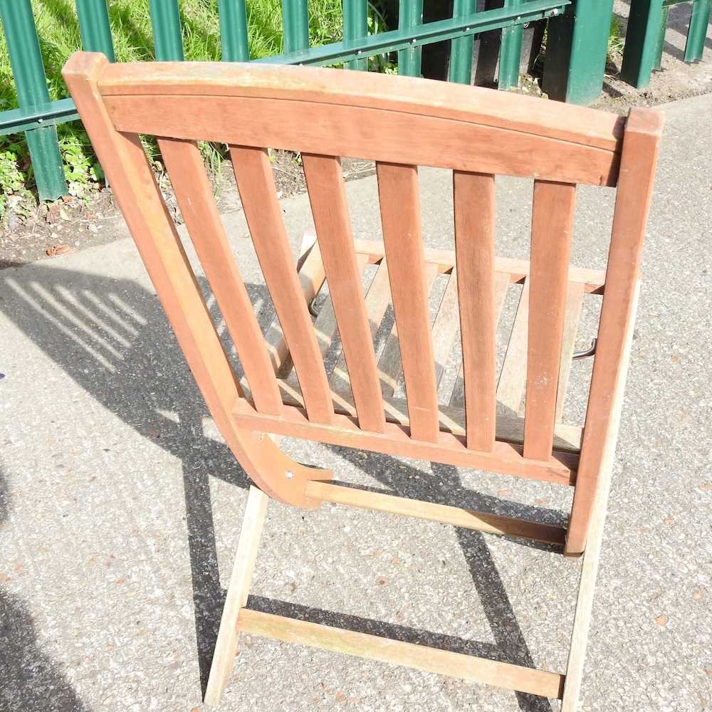 A set of four teak folding garden chairs (4) - Bild 3 aus 5