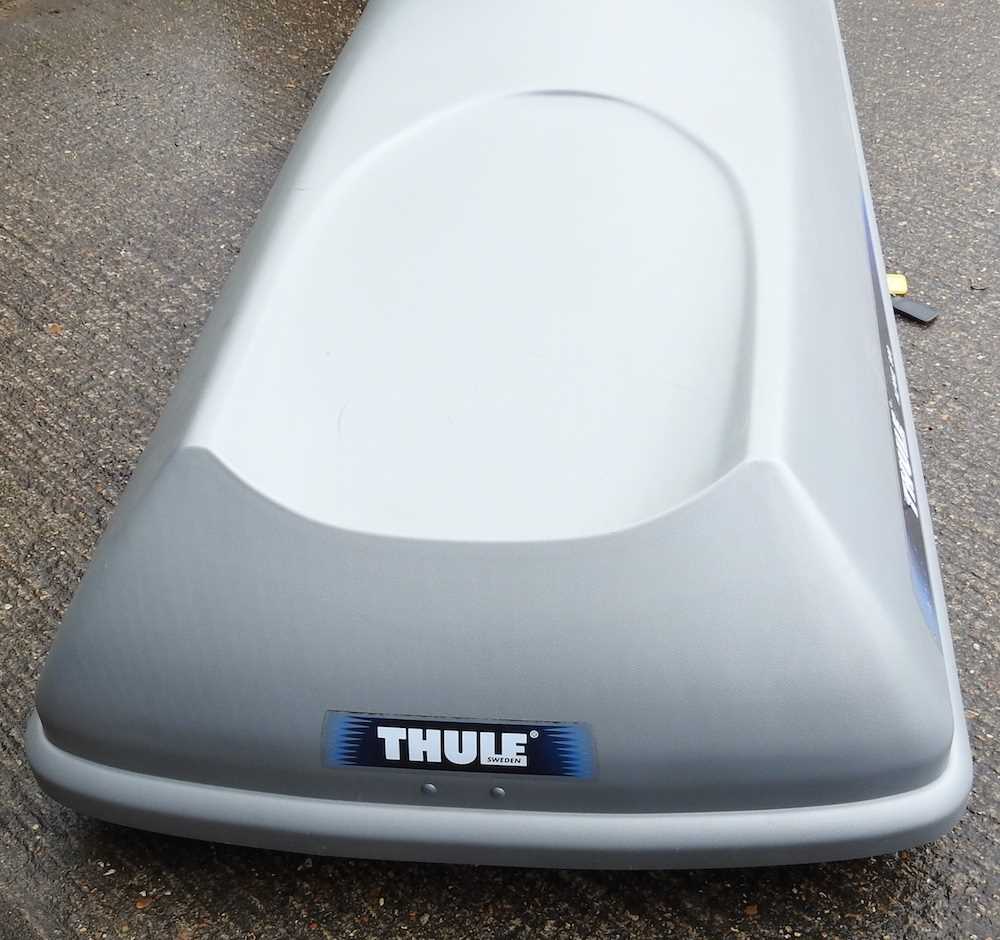 A Thule Alpine 900 car roof box, 209cm long, with keys - Image 2 of 4