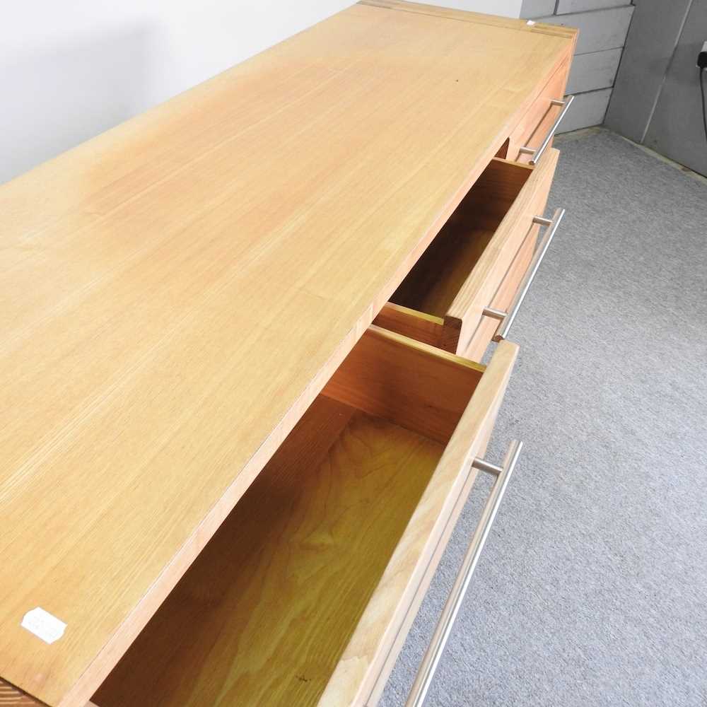 A modern light oak console table, containing three drawers 150w x 45d x 75h cm - Image 4 of 5