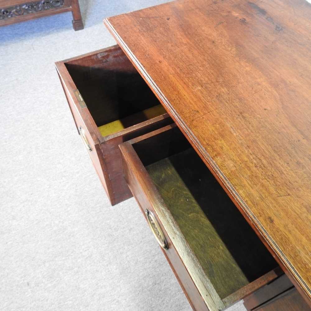 A 19th century mahogany sideboard, on square moulded legs 104w x 53d x 78h cm - Bild 5 aus 7